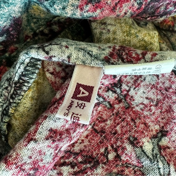 Tree Print Top - Picture 7 of 8